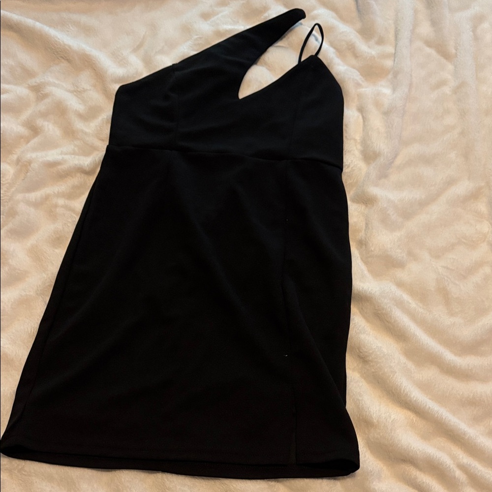 Your next little black dress 🖤💃🏽